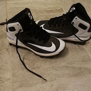 Boys baseball cleats